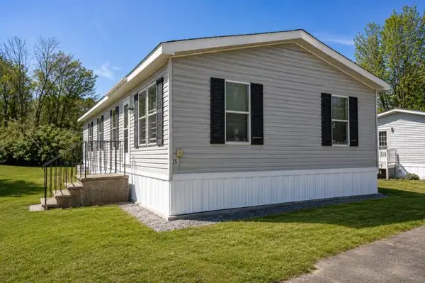 25 Village Drive, Lewiston, ME 04250