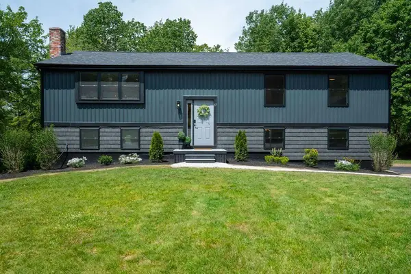 17 Carriage Road, Cumberland, ME 04110
