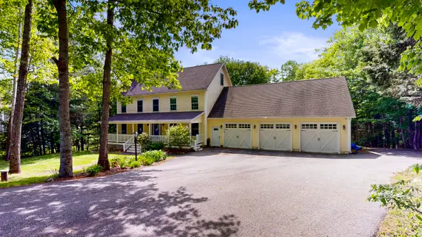 60 Waters Edge Drive, Lewiston, ME 04240