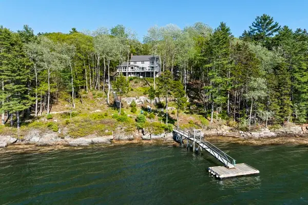 564 West Side Road, Boothbay, ME 04537