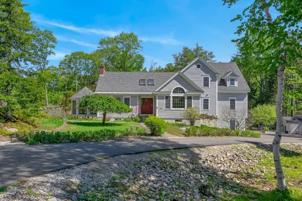 12 Touchstone Drive, Kennebunkport, ME 04046