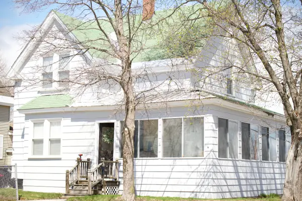 17 Katahdin Avenue, Millinocket, ME 04462