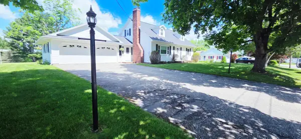 9 Mckinley Drive, Lewiston, ME 04240