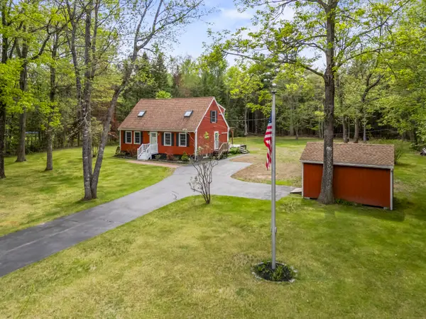 22 Woodridge Drive, Standish, ME 04085