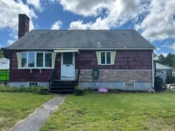 6 Holy Family Street, Lewiston, ME 04240