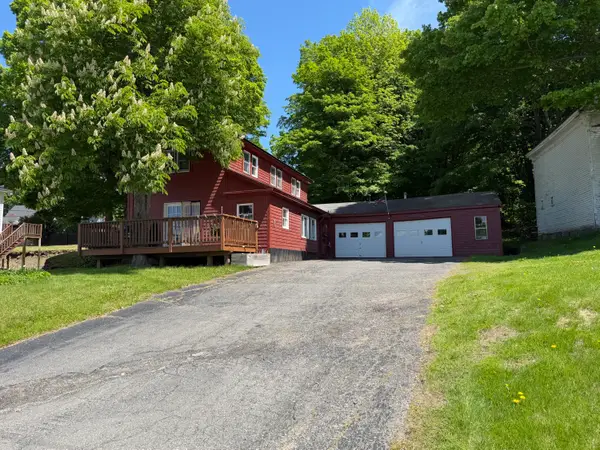15 Pleasant Street, Dexter, ME 04930