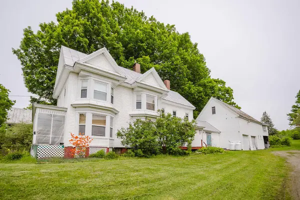 77 Main Street, New Sharon, ME 04955