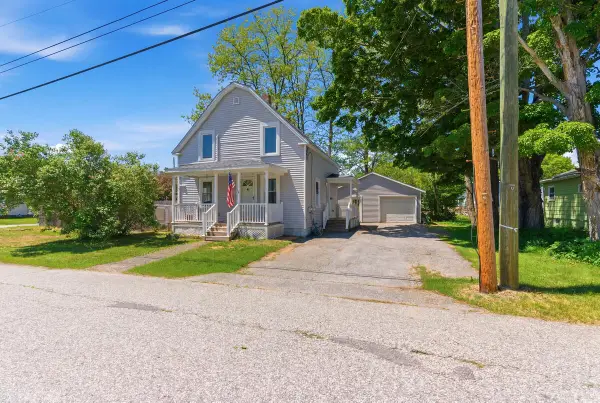 51 Dow Avenue, Lewiston, ME 04240