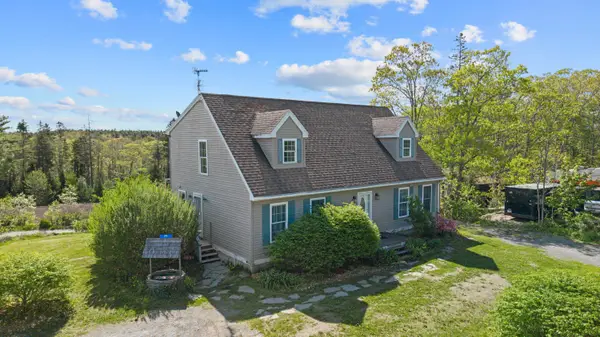 24 Highland Park Road, Boothbay Harbor, ME 04538