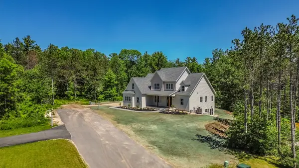 13 Winnwood Farm Way, Falmouth, ME 04105