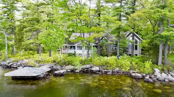 19 Tapley Cove Road, Raymond, ME 04071