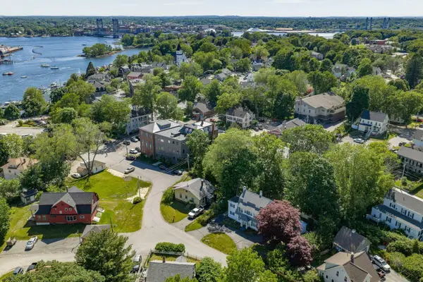 17 Traip Avenue, Kittery, ME 03904