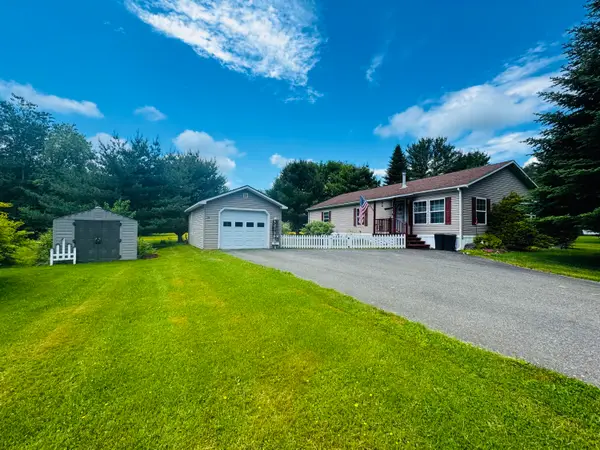 59 Karen Street, Palmyra, ME 04965