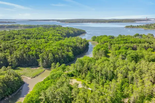 29 Crows Nest Drive, Freeport, ME 04032