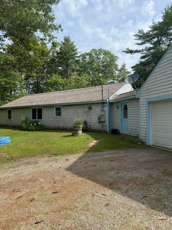 56 Gross Neck Road, Waldoboro, ME 04572
