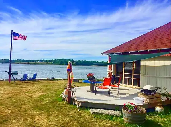 193 S Wharf Road, Brooksville, ME 04617