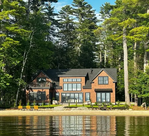32 Hutchins Road, Raymond, ME 04071