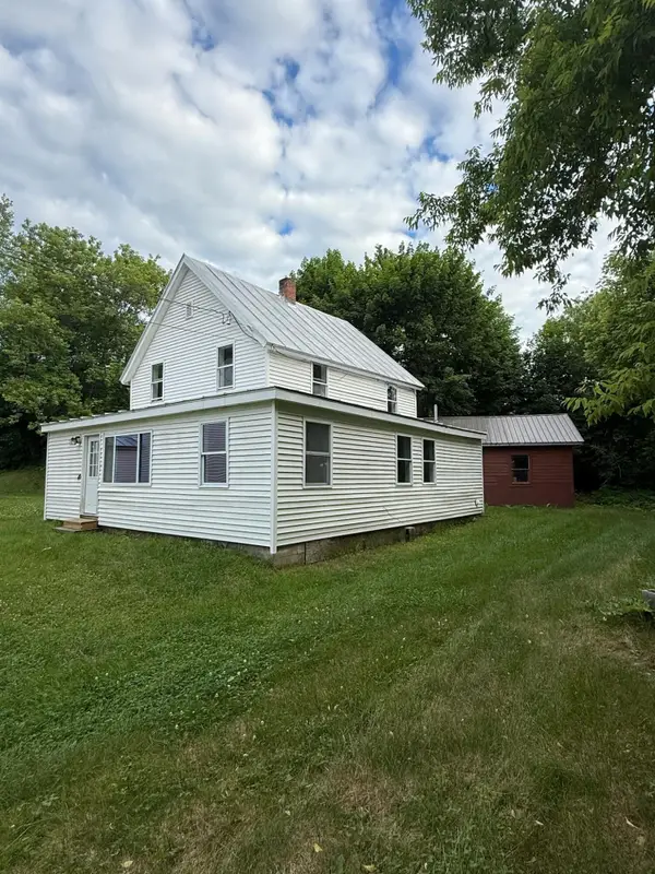 49 Old Waterville Road, Oakland, ME 04963