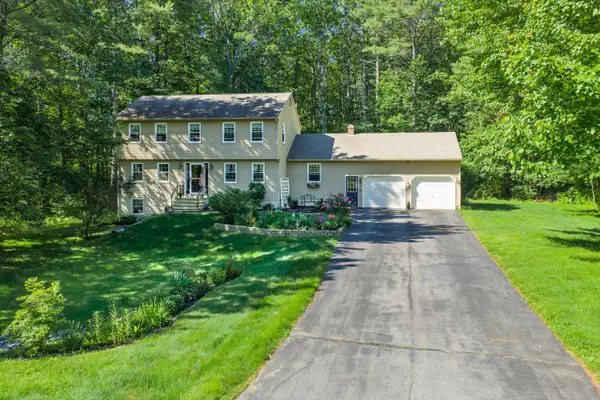 9 Juniper Lane, Falmouth, ME 04105