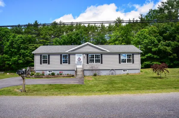 29 Townhouse Road, Chelsea, ME 04330