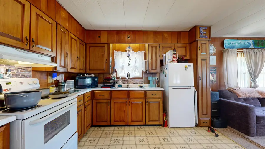 8 Ledgemere Lane, Lewiston, ME 04240 - #3