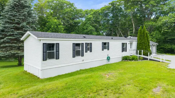 516 E Pond Road, Nobleboro, ME 04555