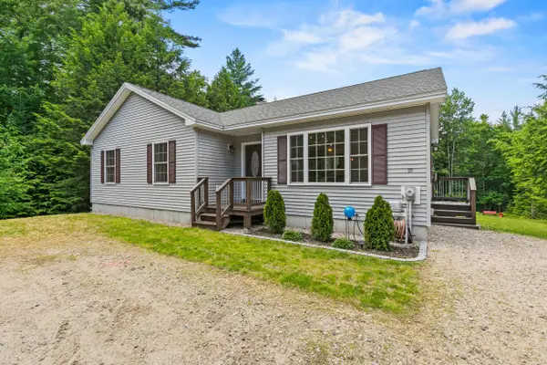 19 Cessna Way, Naples, ME 04055