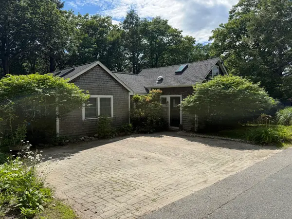 86 Underwood Road, Falmouth, ME 04105