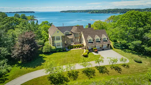 37 Alliquippa Road, Phippsburg, ME 04562