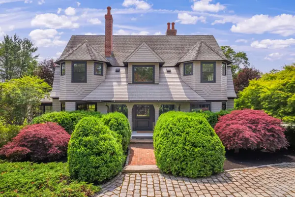 425 York Street, York, ME 03909