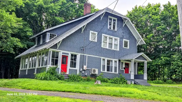 9 School Street, Dexter, ME 04930