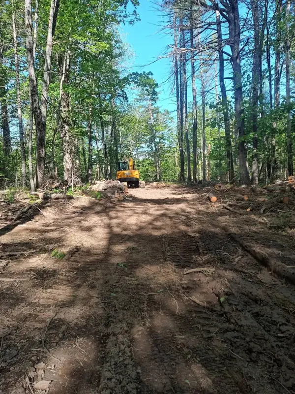 000 Ridge School Road, Liberty, ME 04949