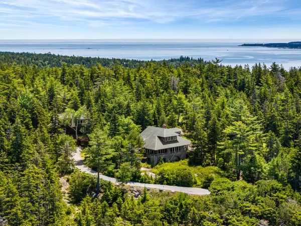 4 Highlands Lane, Mount Desert, ME 04662