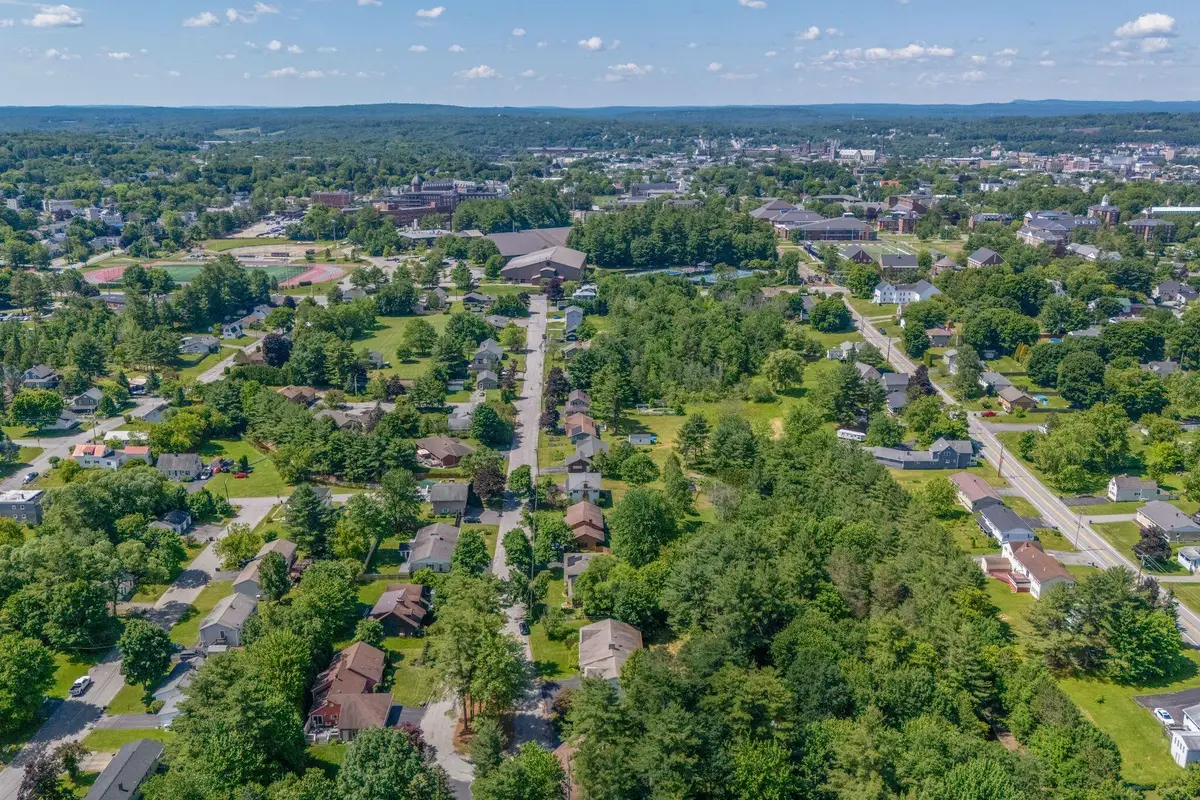 52 Robinson Gardens, Lewiston, ME 04240 - #1