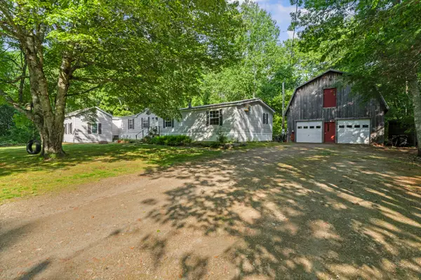 60 Pinnacle Road, Liberty, ME 04949