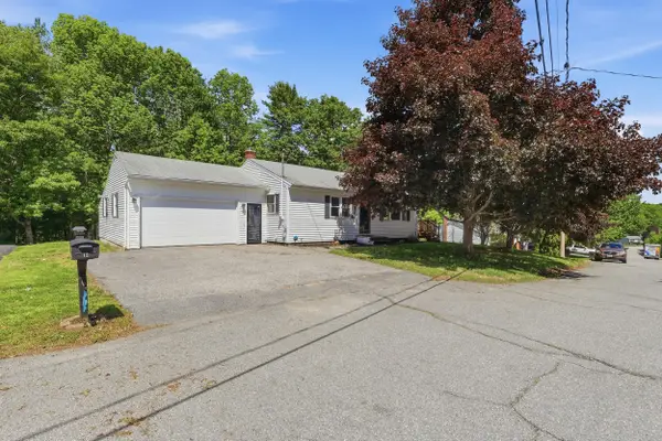 12 Saint Patrick Avenue, Lewiston, ME 04240
