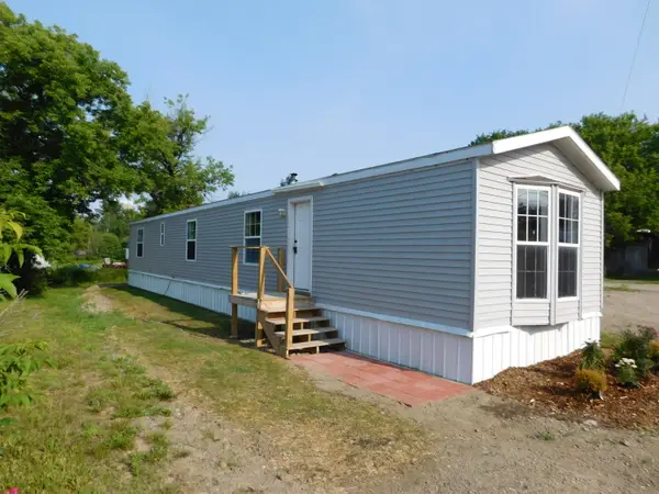 58 Fleming Street, Lincoln, ME 04457