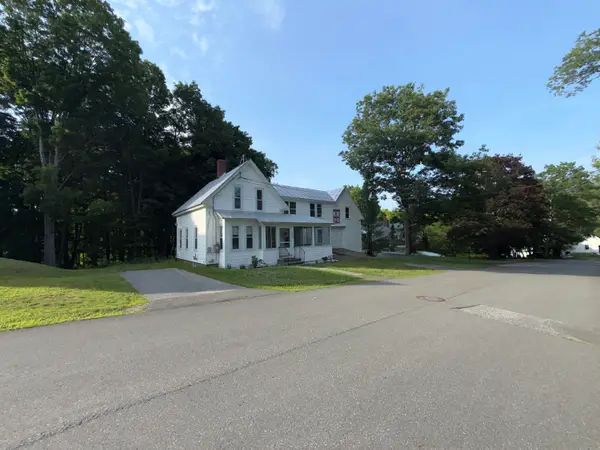 124 Lake Avenue, Farmington, ME 04938