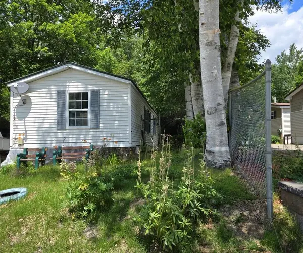 123 Cedar Street, Millinocket, ME 04462