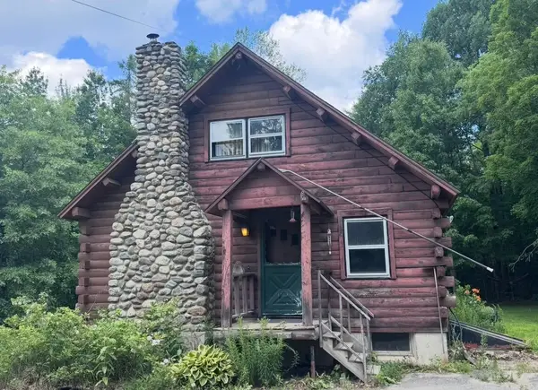 723 Middle Road, Bradford, ME 04410