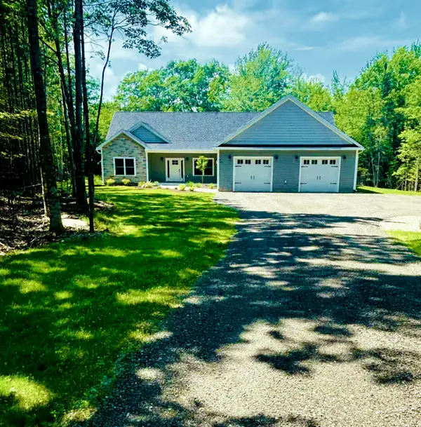 18 Crestwood Drive, Orrington, ME 04474