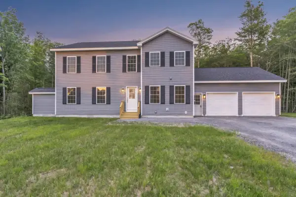 19 Pleasant Road, Sidney, ME 04330