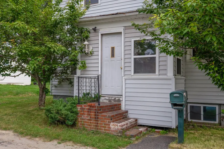 8 Vigue Street, Waterville, ME 04901 - #3