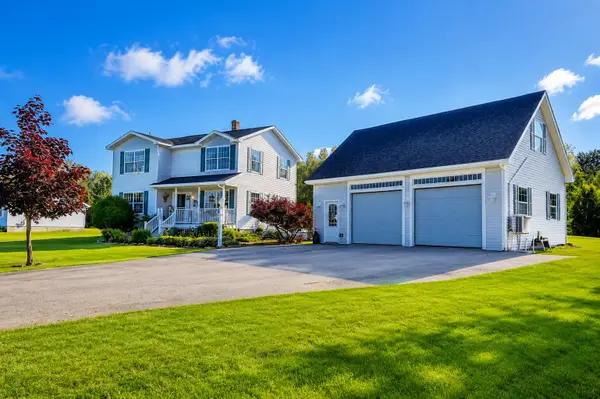 2025 Glenwood Avenue, Hermon, ME 04401