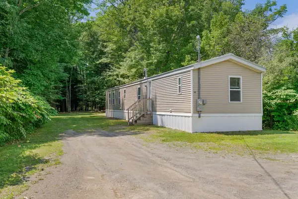 68 High Street, Oakland, ME 04963