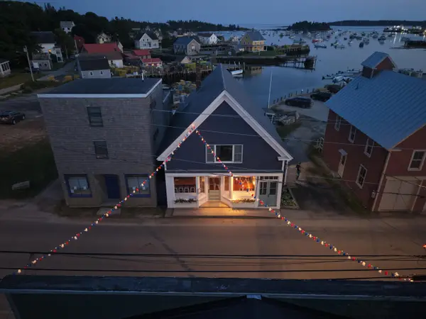49 Main, Vinalhaven, ME 04863