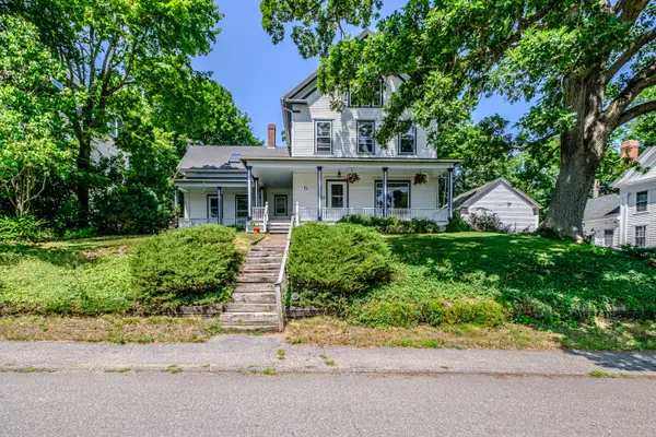 28 Glidden Street, Newcastle, ME 04553