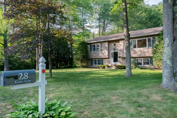 28 Eider Lane, Topsham, ME 04086