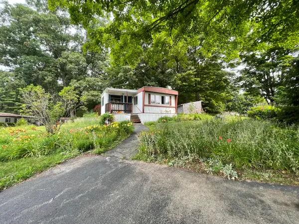 2 Sandalwood Circle, Kittery, ME 03904