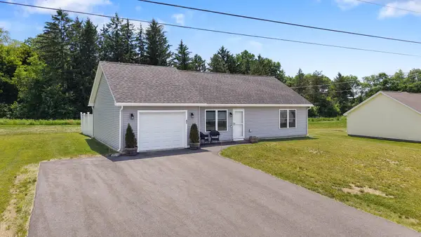 47 Stearns Farm Road, Hampden, ME 04444